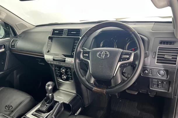 2023 Toyota Prado Kakadu image 3