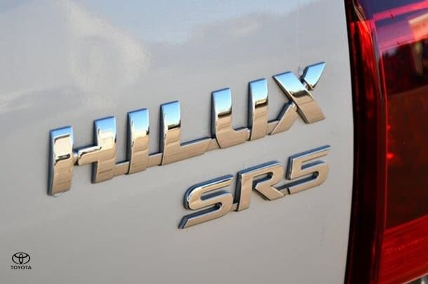 2018 Toyota Hilux SR5 image 20