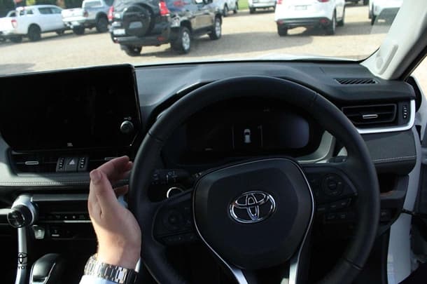 2024 Toyota RAV4 Hybrid Cruiser 2WD image 11