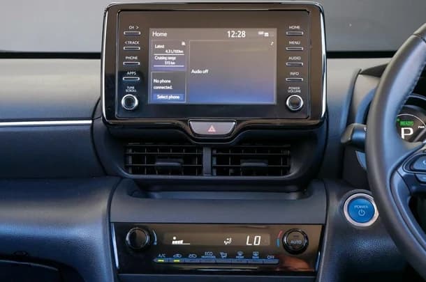 2024 Toyota Yaris Cross Hybrid GX image 10