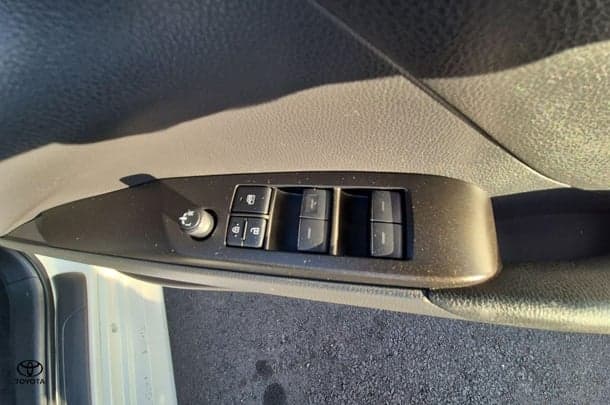 2021 Toyota Camry Hybrid Ascent image 13