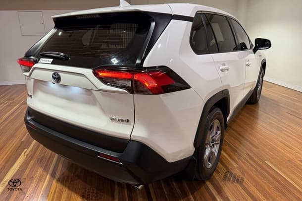 2022 Toyota Rav4 Hybrid GX-2WD image 11