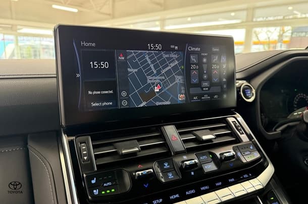 2022 Toyota Landcruiser Sahara image 21