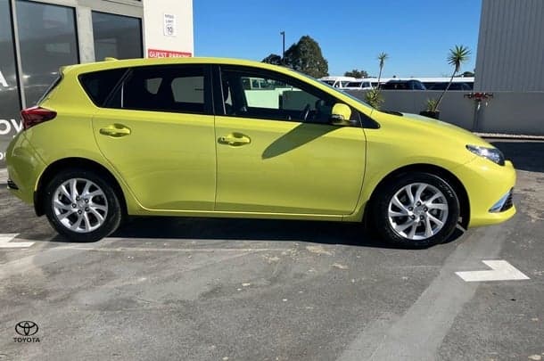 2015 Toyota Corolla Ascent Sport image 6