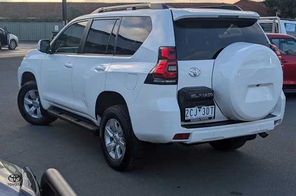 2021 Toyota Prado GXL image 3