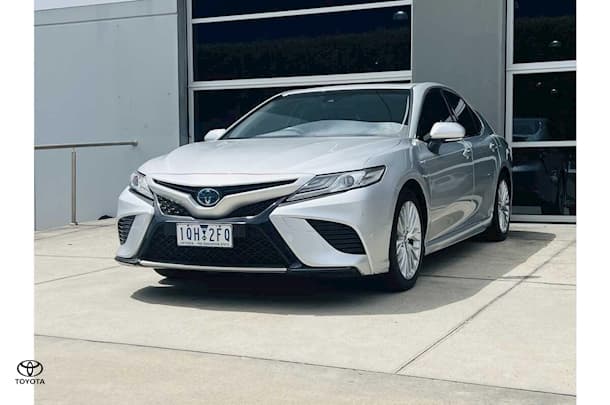 2019 Toyota Camry SL image 4