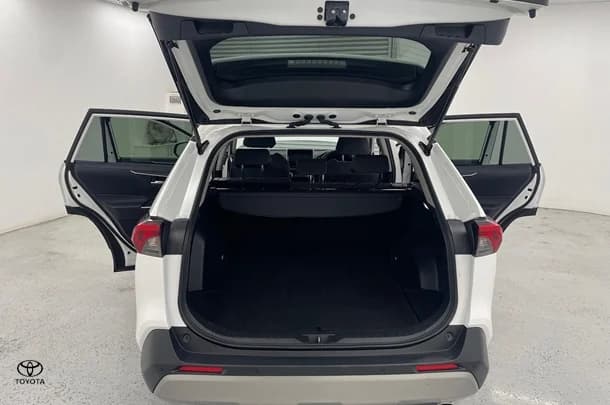2023 Toyota RAV4 Hybrid GXL-2WD image 11