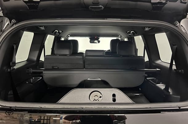 2025 Toyota Prado GXL image 12