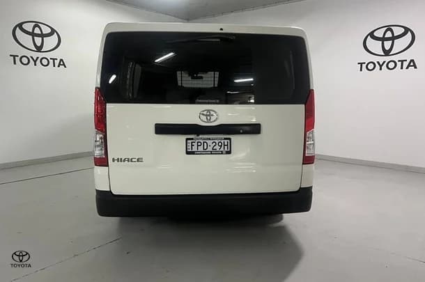 2020 Toyota Hiace LWB image 6