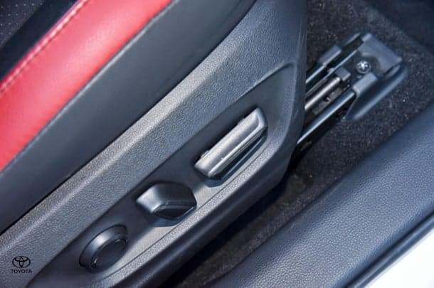 2024 Toyota COROLLA ZR image 12