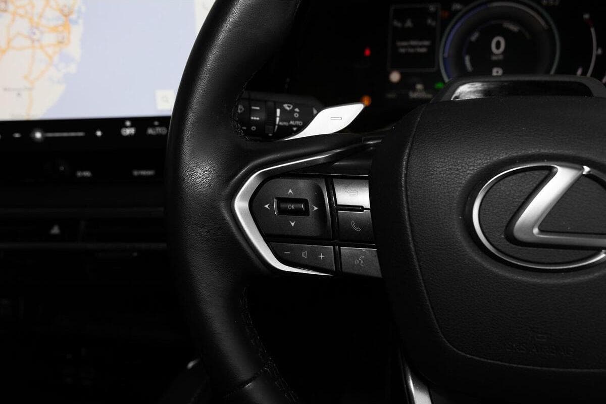 2024 Lexus RX RX350h Luxury Auto eFour image 15
