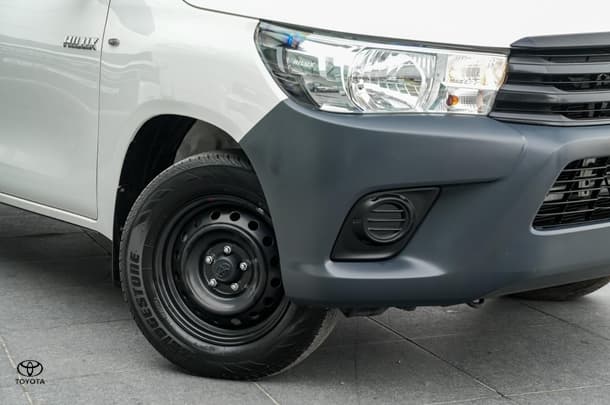 2019 Toyota HILUX Workmate image 6