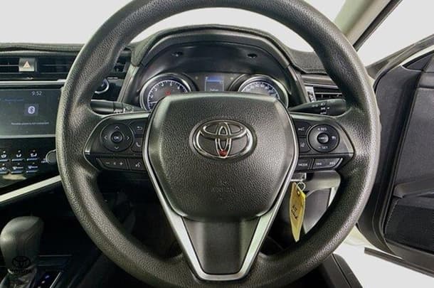 2019 Toyota Camry Ascent image 17