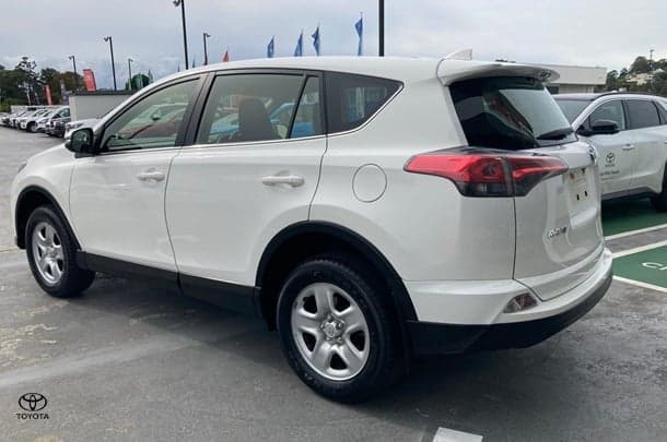 2016 Toyota RAV4 GX-2WD image 7