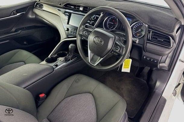 2019 Toyota Camry Ascent image 19