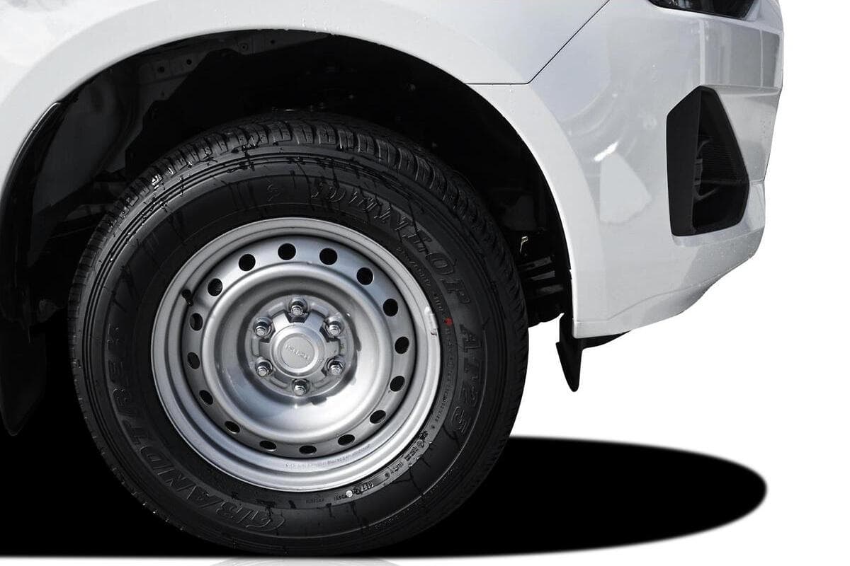 2025 Isuzu D-MAX SX High Ride Manual 4x2 MY24 image 18
