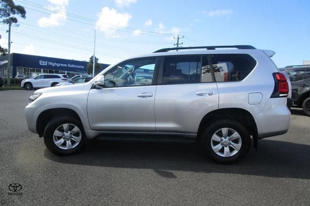 2019 Toyota Prado GXL image 2