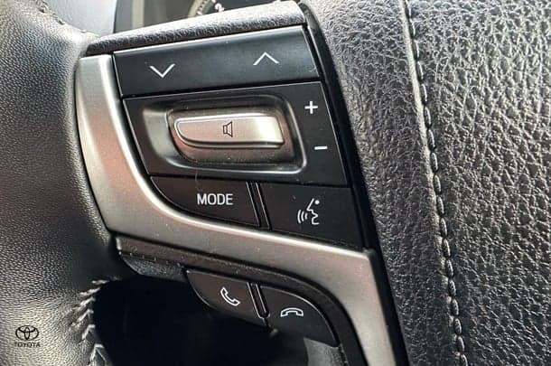 2021 Toyota Prado GXL image 19