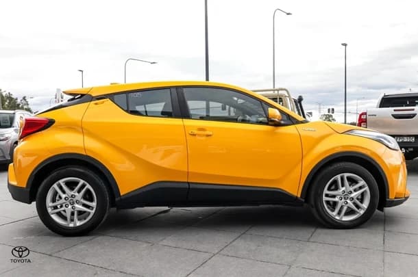 2021 Toyota CH-R GXL AWD image 4