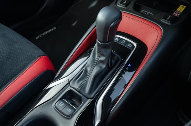 2024 TOYOTA Corolla Hatch Hybrid ZR image 17