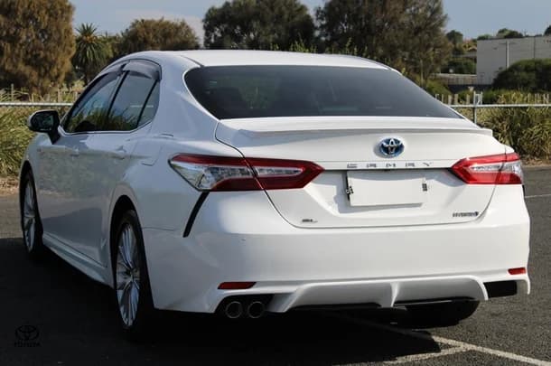 2019 Toyota Camry Hybrid SL image 10