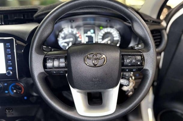 2024 Toyota Hilux Workmate image 16