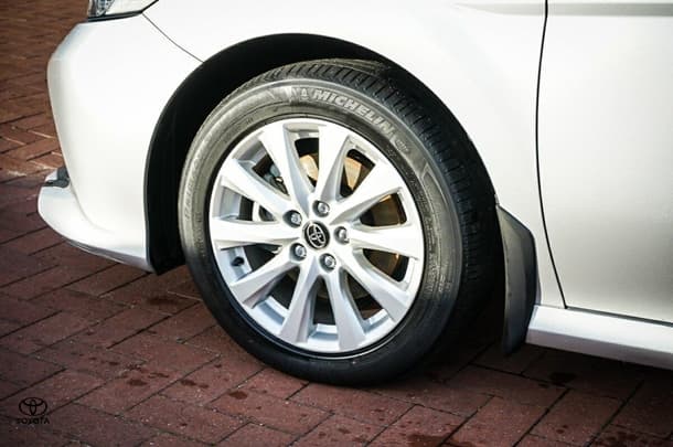 2019 Toyota Camry Hybrid Ascent image 5