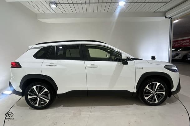 2023 Toyota Corolla Cross Hybrid Atmos AWD image 8