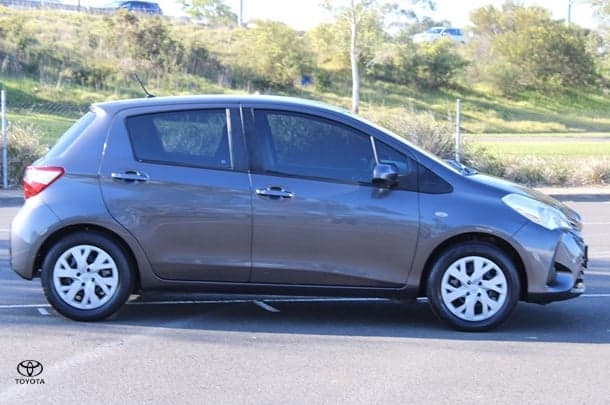 2019 Toyota Yaris Ascent image 6