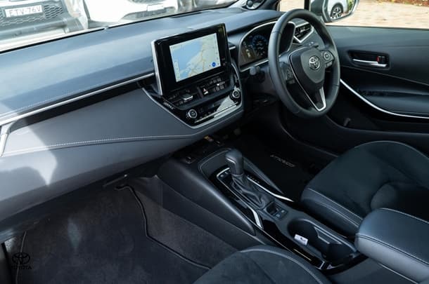 2024 TOYOTA Corolla Hatch Hybrid ZR image 8