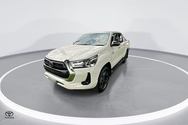 2023 Toyota Hilux SR5 image 4