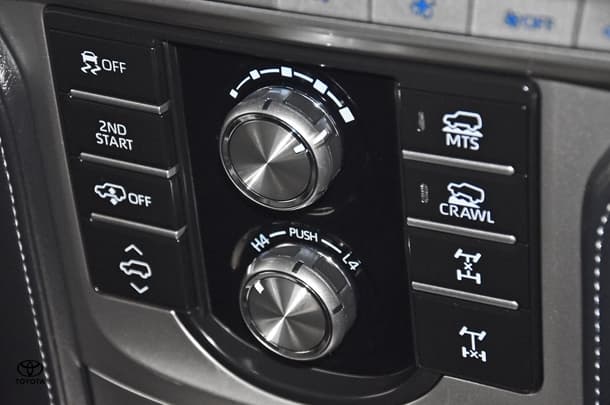 2023 Toyota Prado Kakadu image 14