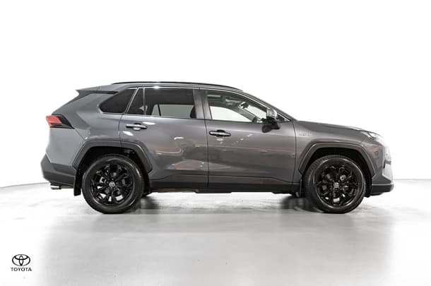 2023 Toyota RAV4 Hybrid Cruiser-AWD image 11