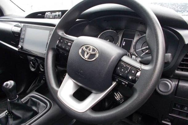 2023 Toyota HILUX 4x4 SR image 12