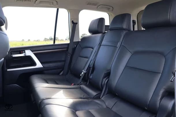 2020 Toyota Landcruiser VX image 32