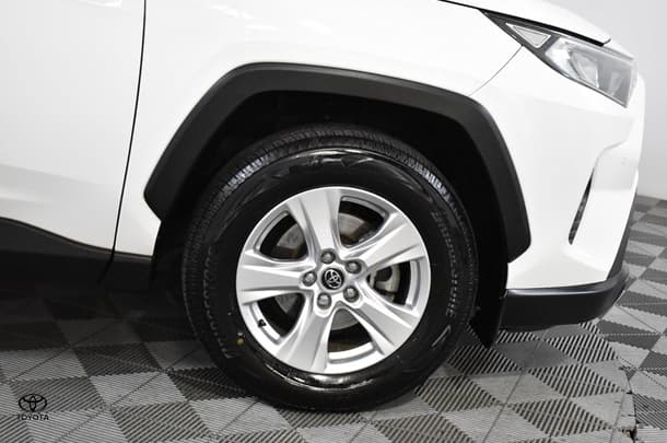 2019 Toyota RAV4 GX-2WD image 18