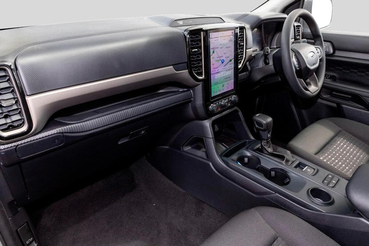 2025 Ford Everest Ambiente Auto RWD MY25.25 image 7