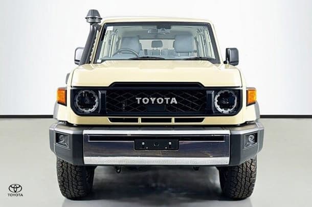 2023 Toyota LANDCRUISER MILITARY GXL image 2