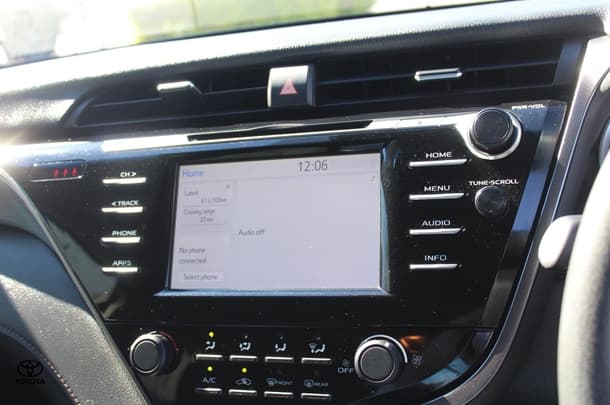2020 Toyota Camry Ascent image 21