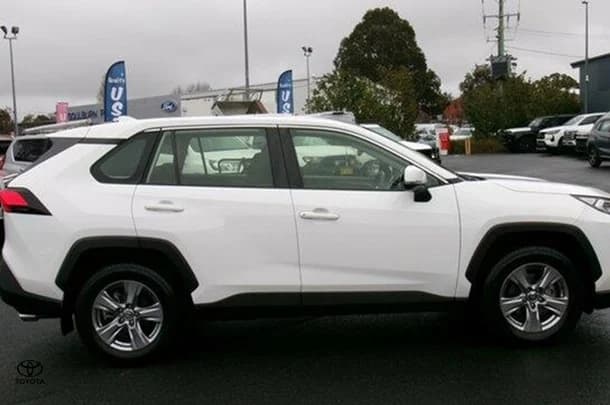 2022 Toyota RAV4 GX image 4