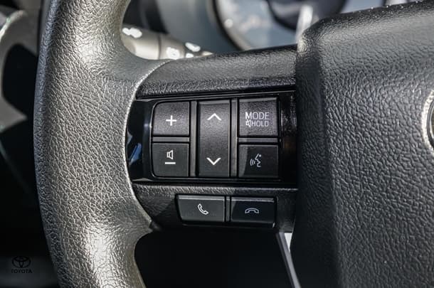 2024 Toyota HILUX SR image 23
