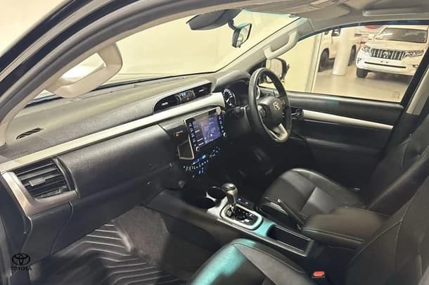 2021 Toyota Hilux SR5 image 19