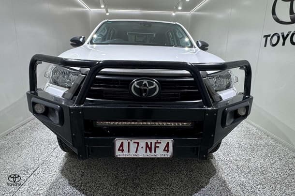 2022 Toyota Hilux SR image 6