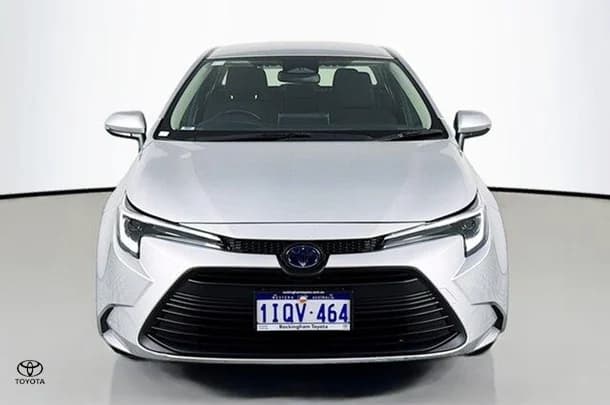 2023 Toyota Corolla Sedan Hybrid Ascent Sport image 2