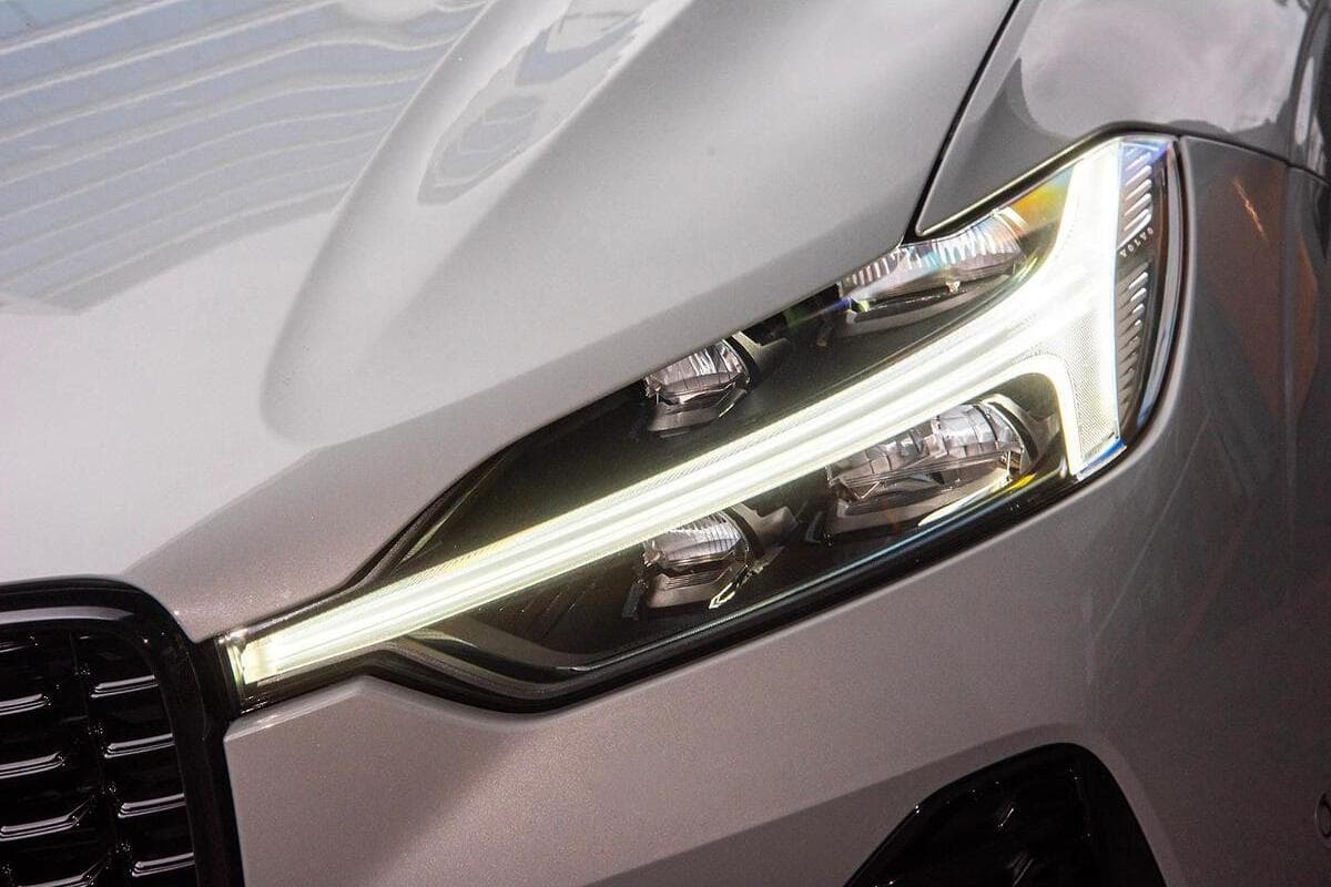 2025 Volvo XC60 Plus T8 Plug-In Hybrid Auto AWD MY25 image 18