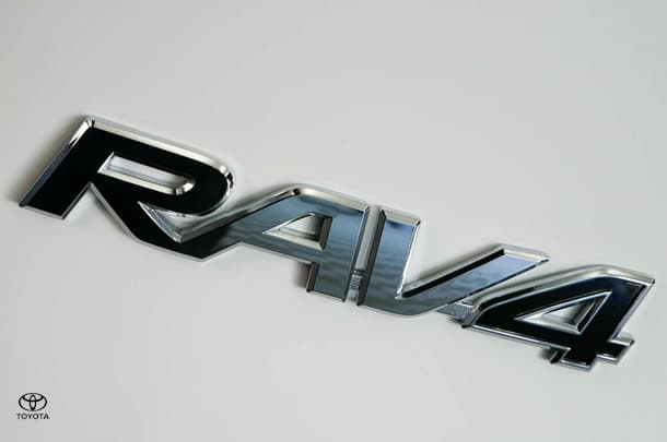 2024 Toyota RAV4 Hybrid GX 2WD image 24