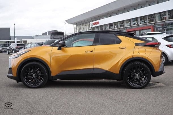 2023 Toyota C-HR Hybrid GR-S image 10