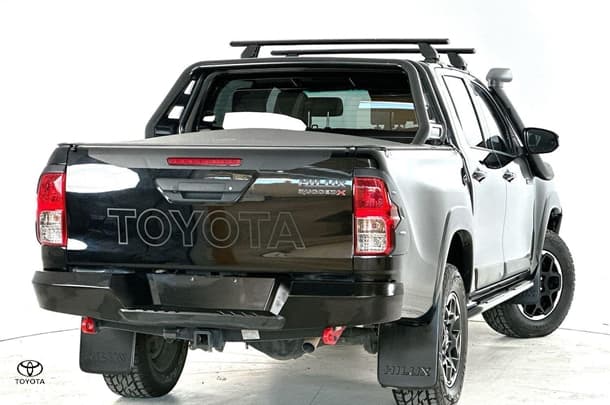 2019 Toyota Hilux Rugged X image 8