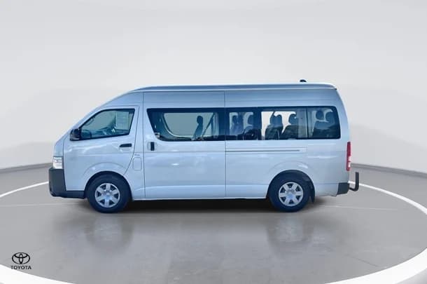 2017 Toyota Hiace SLWB image 5