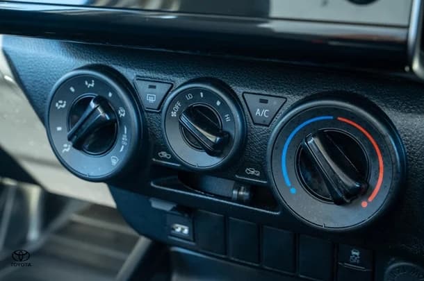 2024 TOYOTA Hilux 4x2 Workmate image 14